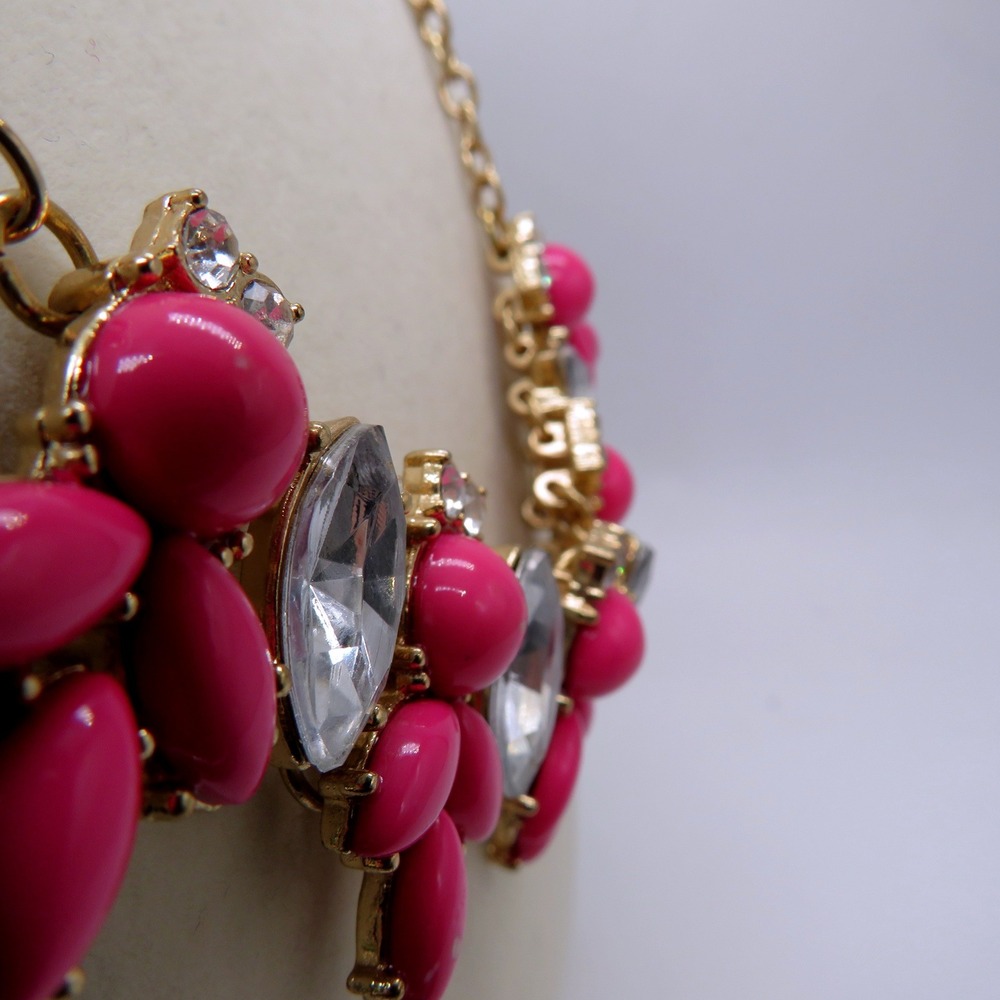 Etc! Hot Pink Cabochon and Clear Crystal Gold Tone Statement Bib Necklace 17in - Picture 7 of 8
